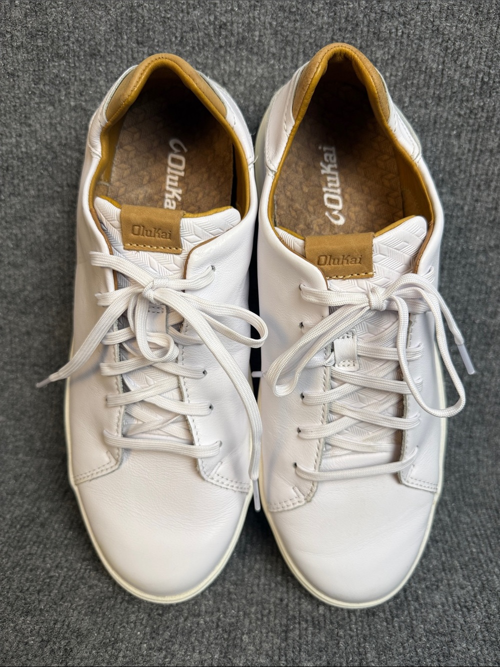 Olukai Men’s White Leather Low-Top Sneakers Size 10.5 Like New! - Picture 2 of 9